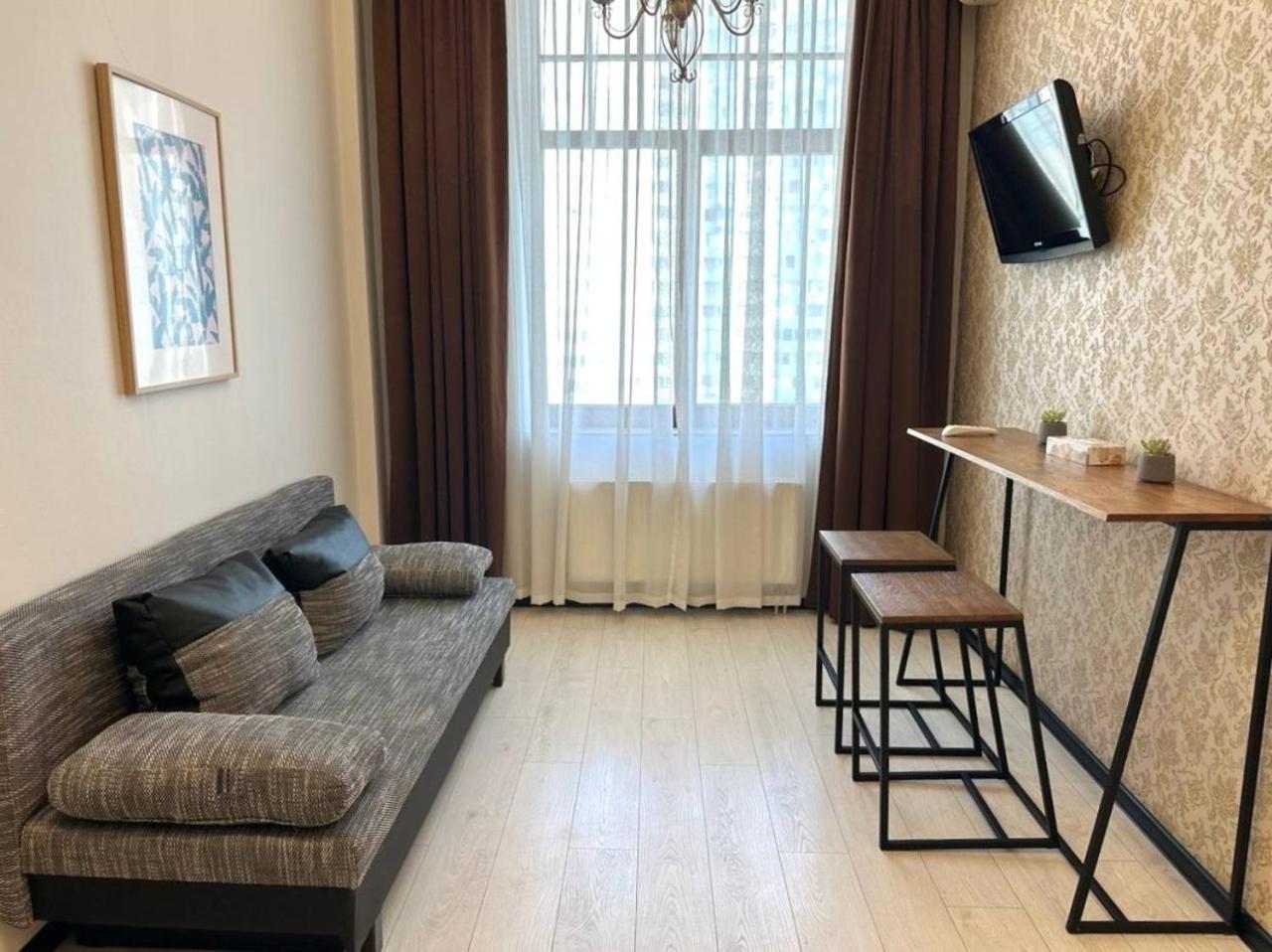 Corona Hotel & Apartments Odesa Room photo