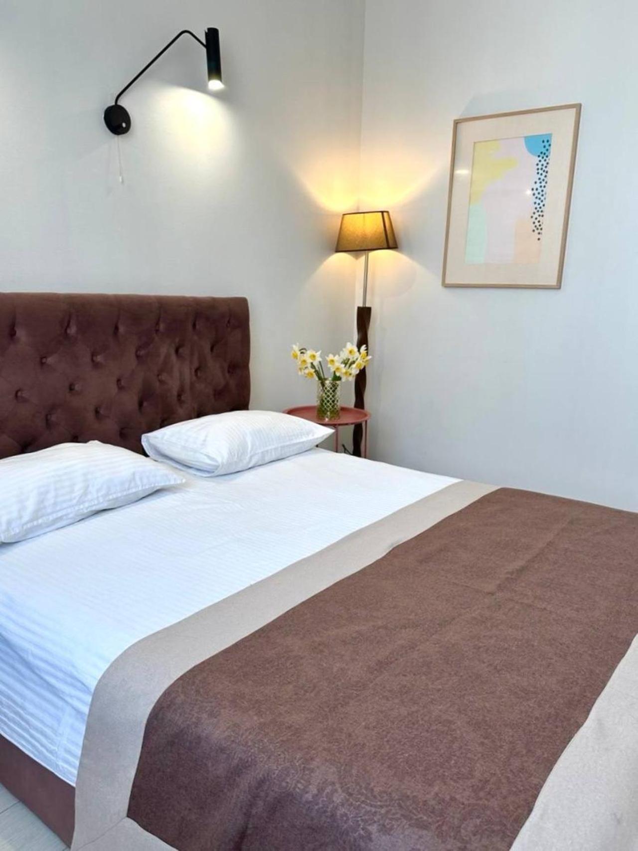 Corona Hotel & Apartments Odesa Room photo
