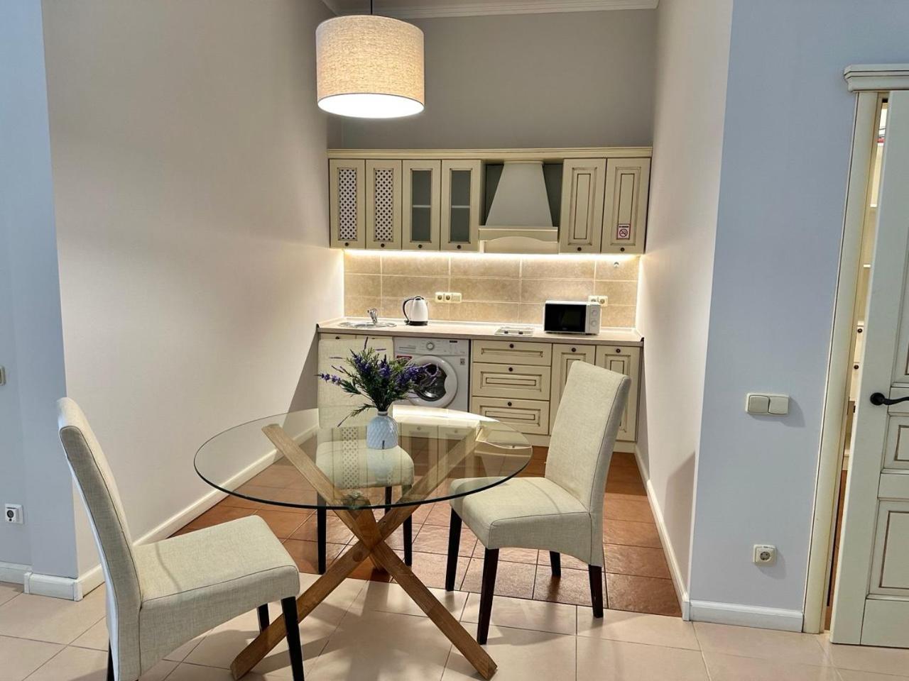 Corona Hotel & Apartments Odesa Room photo